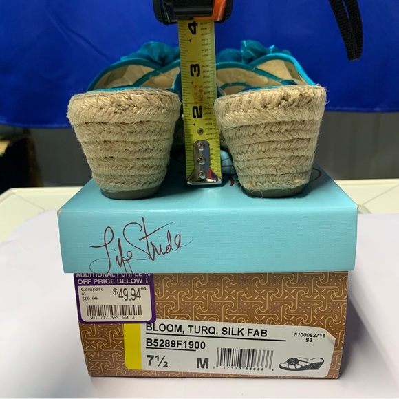 Life Stride Turquoise flower sandals slides - Picture 3 of 8